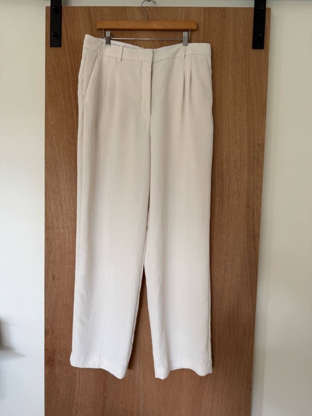 Aritzia Wilfred The Effortless Pant Crepette white ivory trouser relaxed size 16